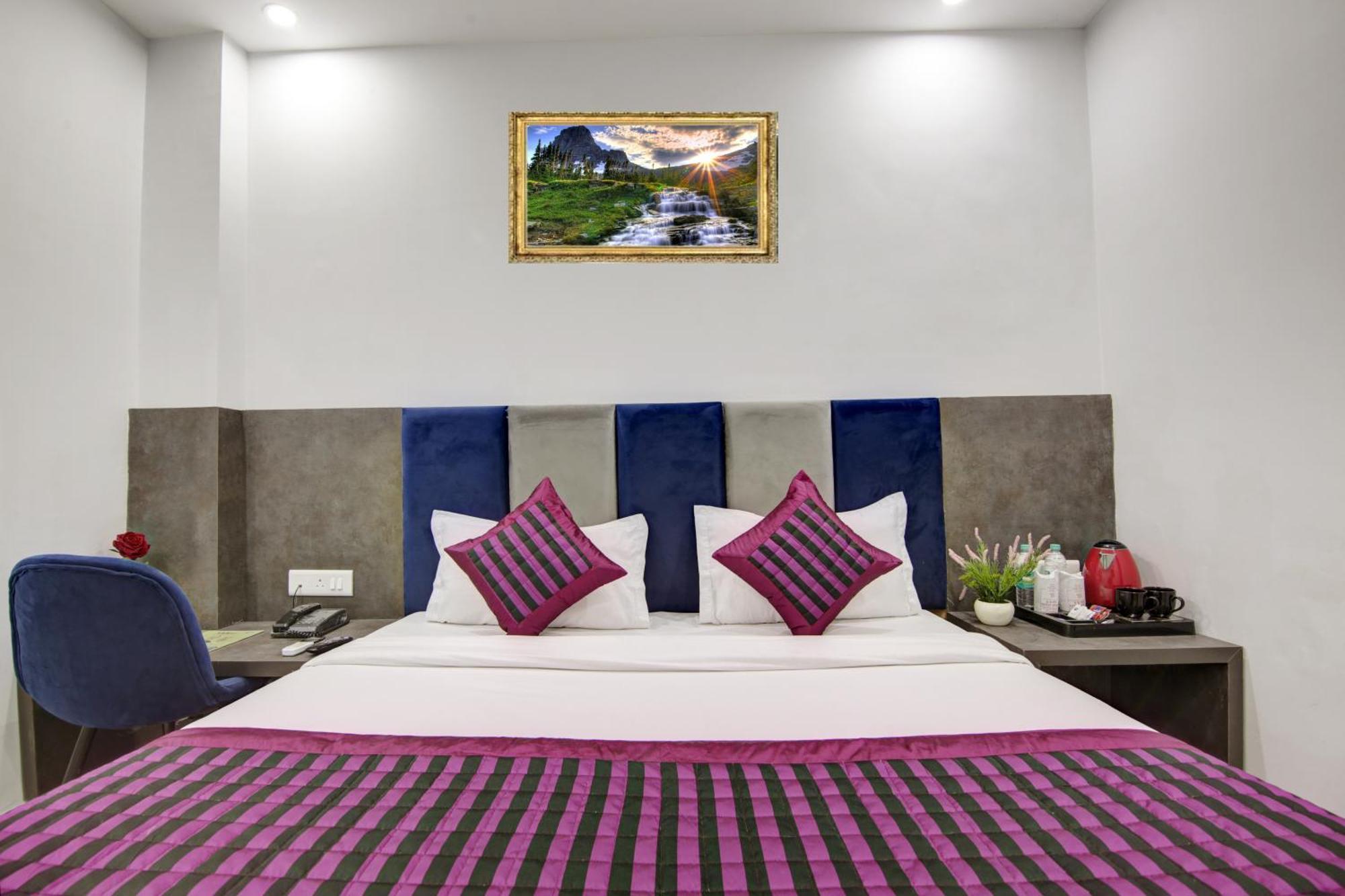 Hotel S B Inn - Near New Delhi Railway Station Paharganj Zewnętrze zdjęcie