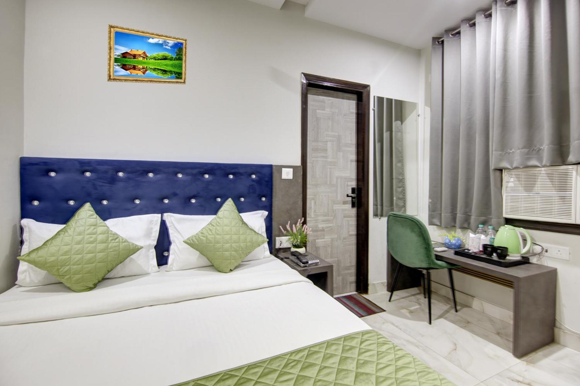 Hotel S B Inn - Near New Delhi Railway Station Paharganj Zewnętrze zdjęcie