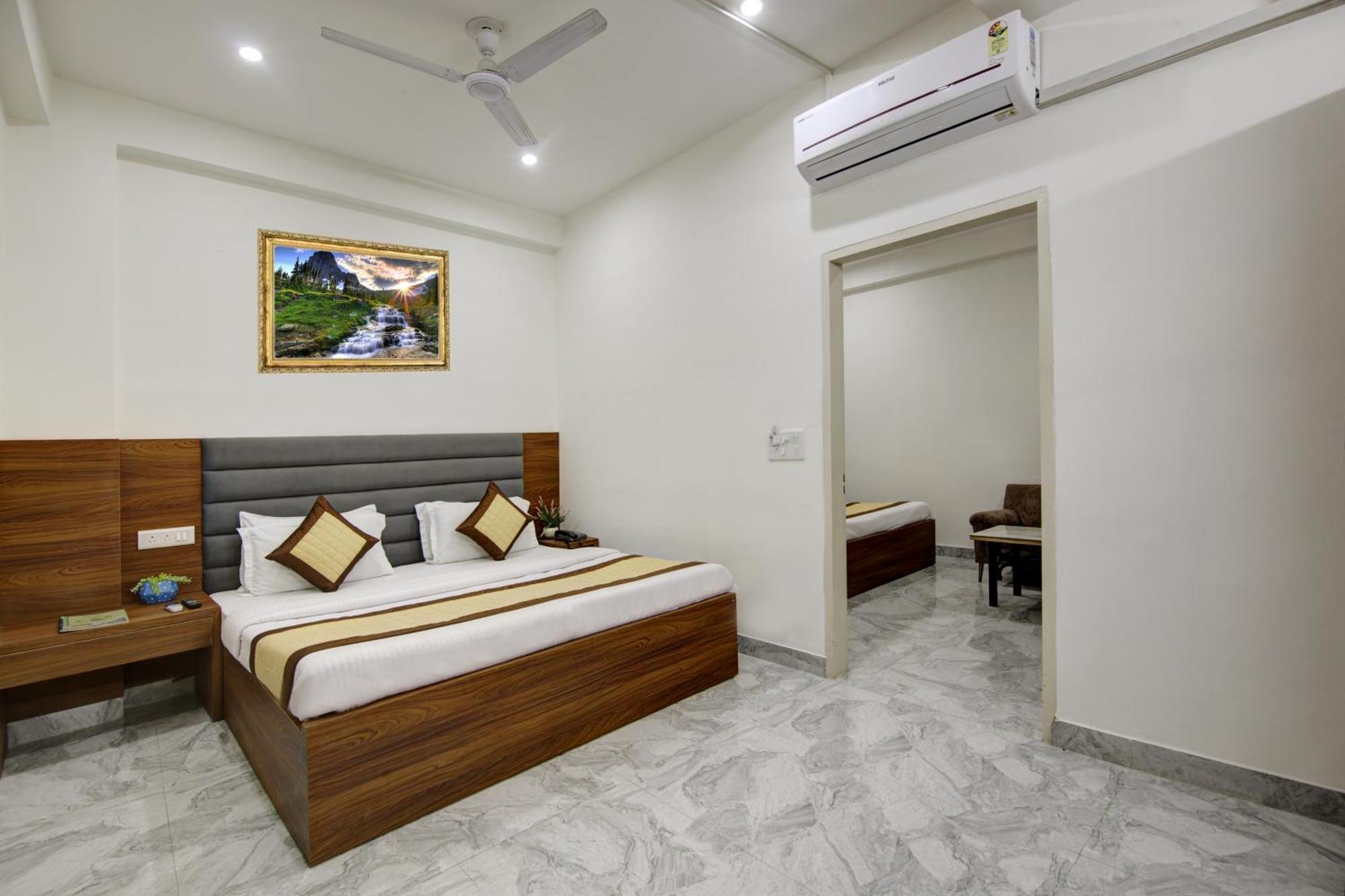 Hotel S B Inn - Near New Delhi Railway Station Paharganj Zewnętrze zdjęcie