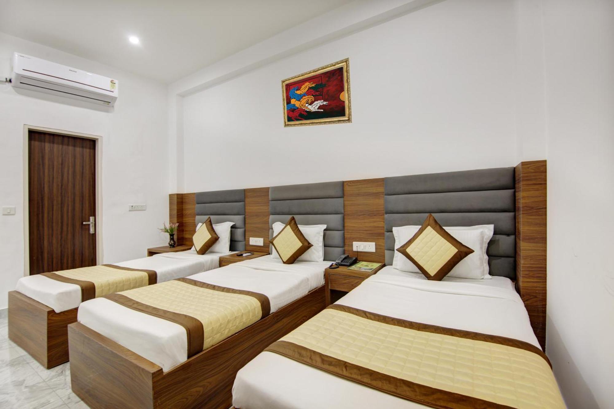 Hotel S B Inn - Near New Delhi Railway Station Paharganj Zewnętrze zdjęcie