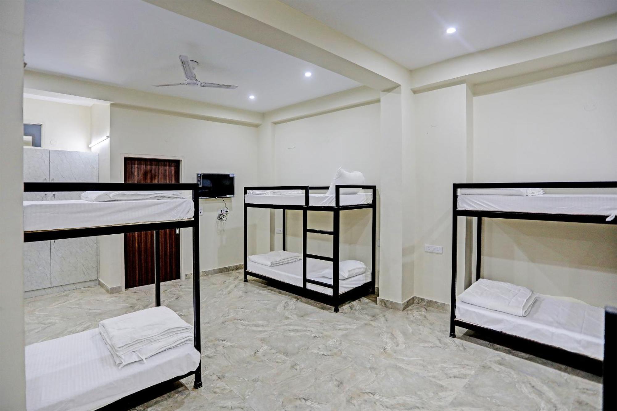 Hotel S B Inn - Near New Delhi Railway Station Paharganj Zewnętrze zdjęcie